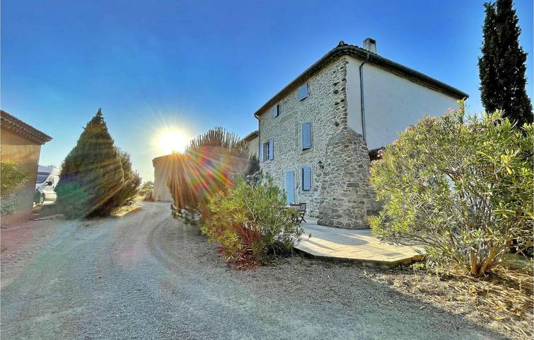 Location de vacances pour 18 personnes, avec terrasse à Trèbes - 4