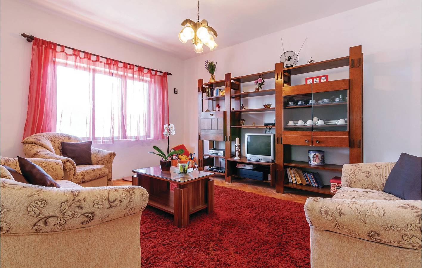 Apartment am Meer mit Terrasse, Parkplatz und WLAN – 100 m bis zur Küste in Jasenice, Zadar