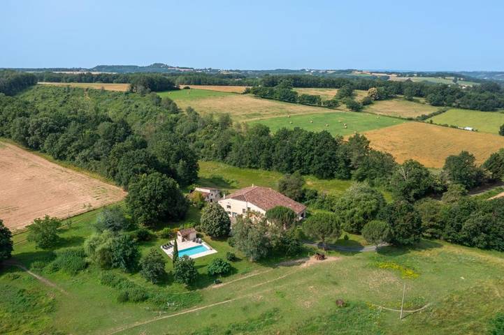 Location de vacances pour 4 personnes, avec piscine ainsi que jardin et vue à Fauch - 4