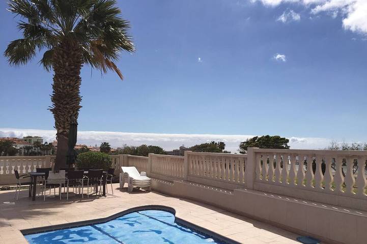 Chalet para 8 personas, con terraza y jardín en Amarilla Golf