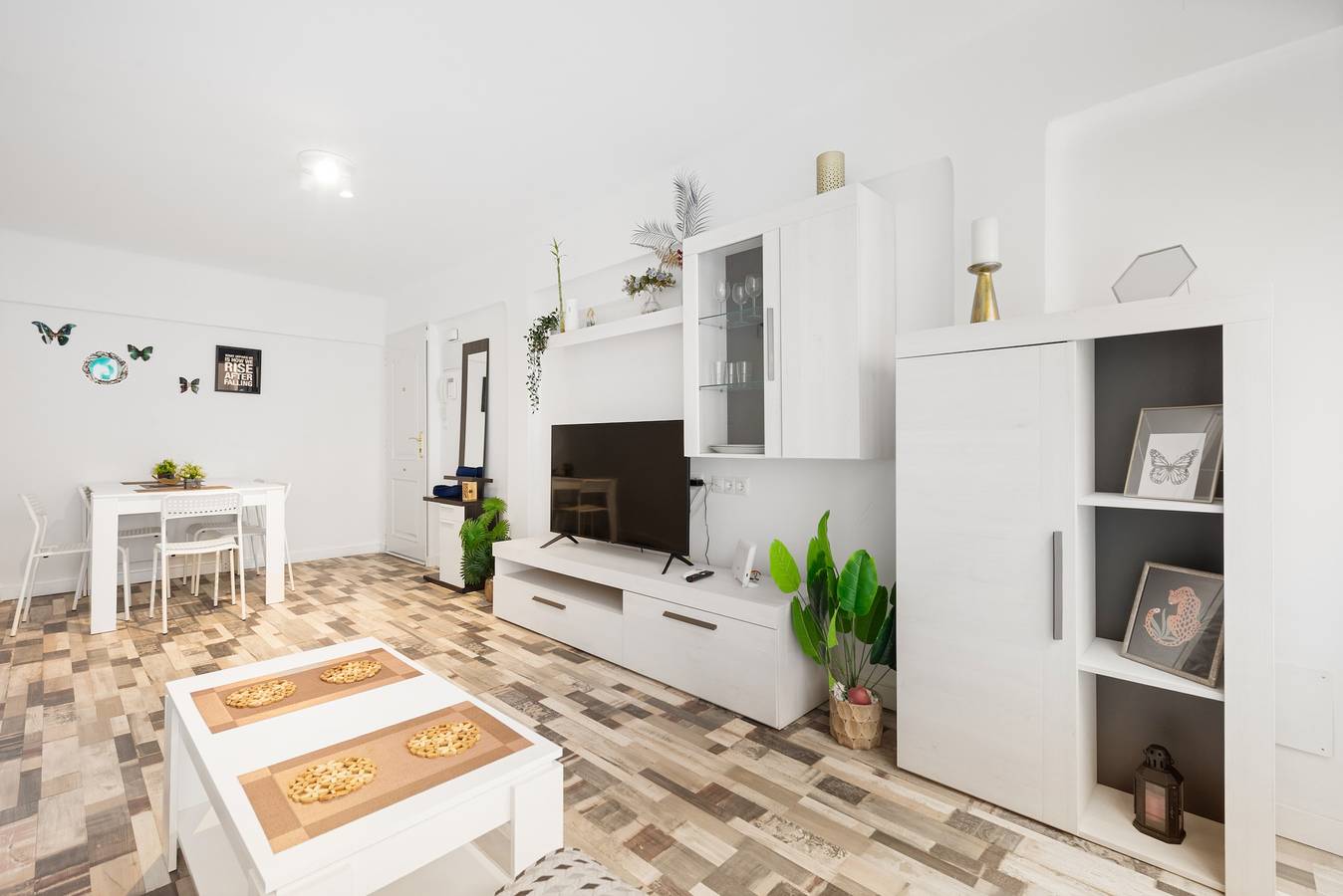 Apartamento entero, Apartamento Alhóndiga El Palo con Balcón, Wi-Fi y Aire Acondicionado in Playa del Palo, Málaga