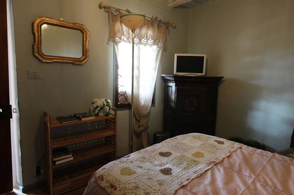 Villa Francescon, dimora storica con ampio giardino in Borgo Valbelluna, Südliche Karnische Alpen