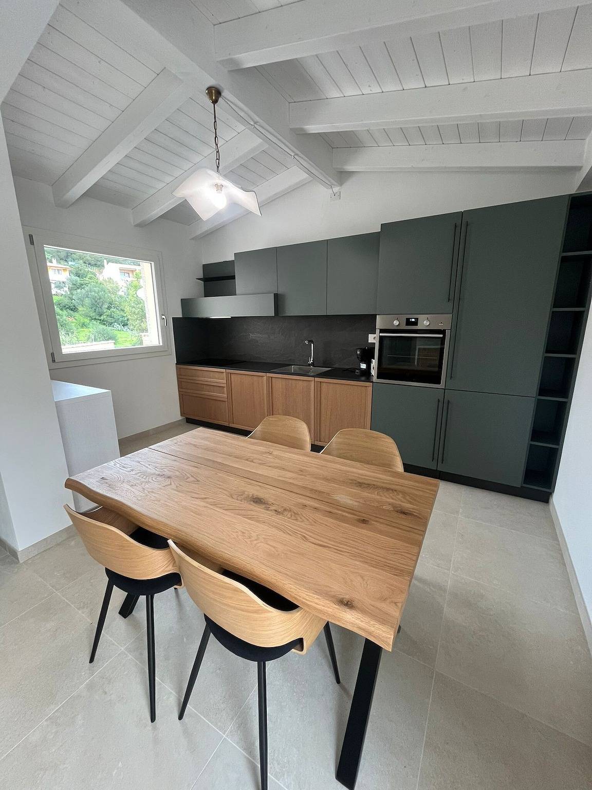 Casa Vacanze 'Borgo Myricae - Viola Ciocca' con Vista Montagna, Wi-Fi e Aria Condizionata in Chia, Domus De Maria