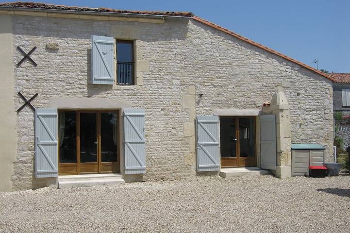 Gîte pour 6 personnes, avec jardin à Bréville