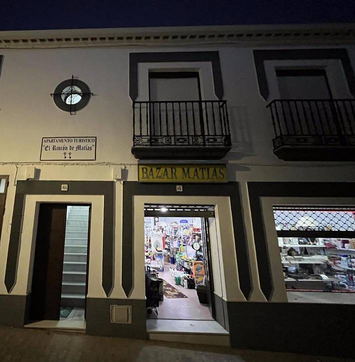Gîte pour 12 personnes, avec vue et terrasse, animaux acceptés à Segura de León - 3