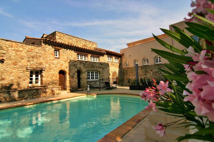 Gîte pour 6 personnes, avec piscine