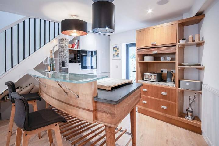 Log cabin for 5 people, with Terrace in Tenby