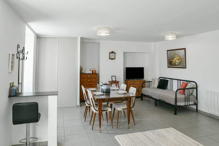 Apartamento entero, Apartamento "Aux Volets Bleus" - Wifi, Planta Baja, Parking in Chignin, Chambéry region