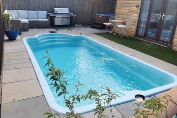 Log Cabin for 2 People in Poole, Poole Harbour, Photo 2