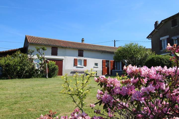 Gîte pour 4 personnes, avec Terrasse et Jardin