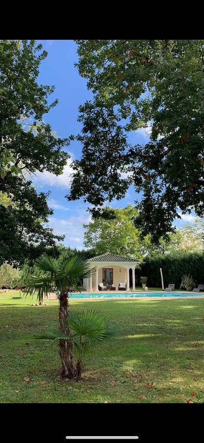 Location de vacances pour 9 personnes, avec jardin et piscine à Saint-Yrieix-sur-Charente - 4
