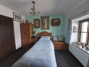Holiday Letting for 3 People in Peak District, Photo 4