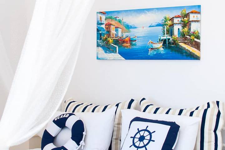 Gezellig en licht appartement, naast het strand in Rethymno (City), Rethymno en omgeving