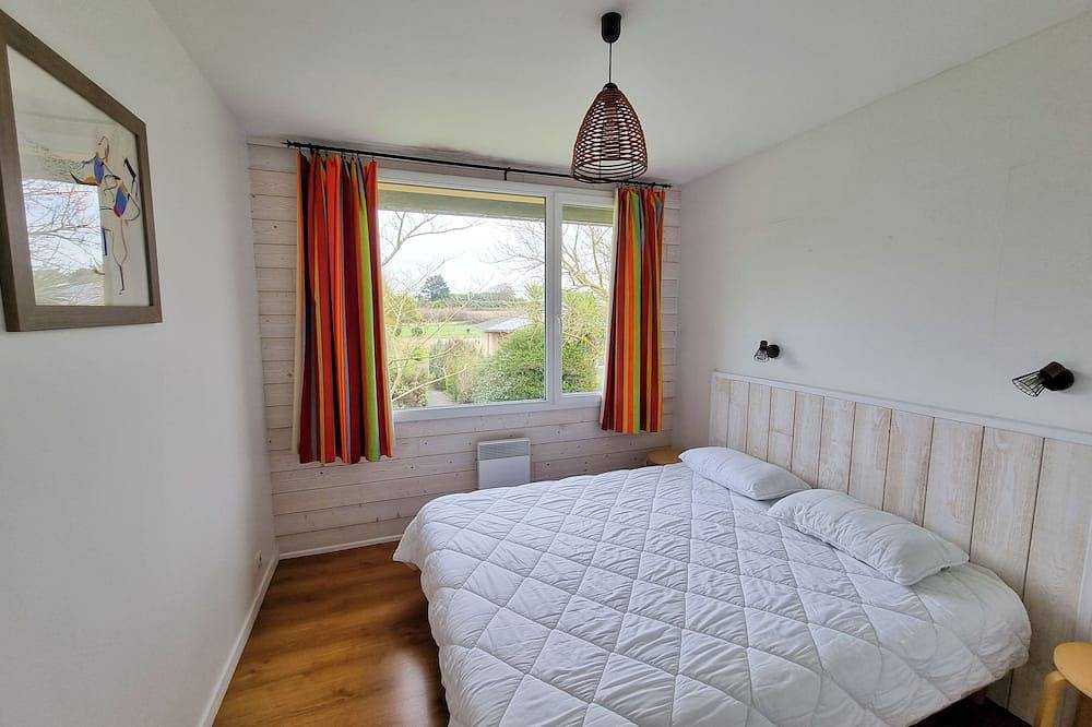Maison 2/4 personnes 100m de la mer/Gr34 avec piscine in Guissény, Région de Brest