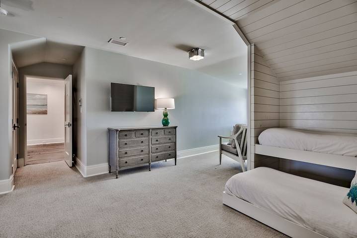 Vacation house for 31 people, with balcony and hot tub in Sandestin