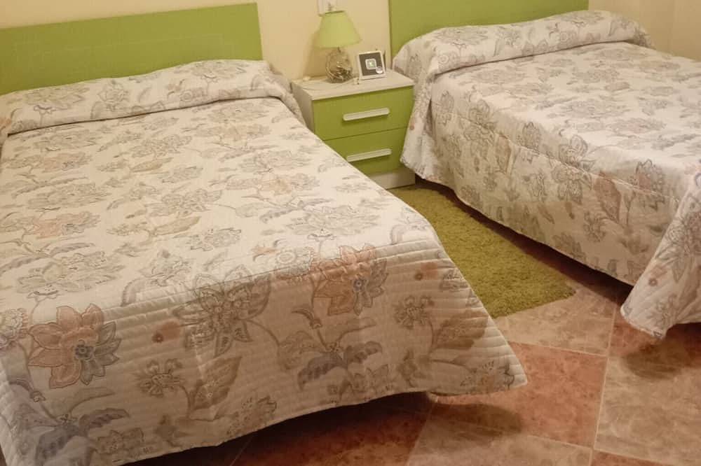 Country House 'Romo 2' with Mountain View, Wi-Fi and Air Conditioning in Rute, Sierras Subbéticas