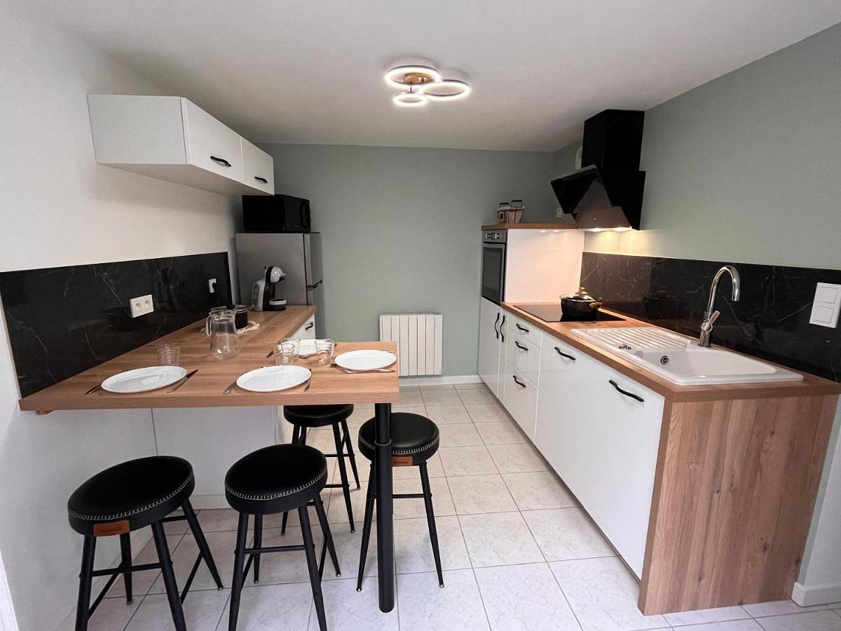 Appartement entier, Maison du Colombier - climatisée - 25 minutes du Puydufou in L'Oie, Vallée de la Loire