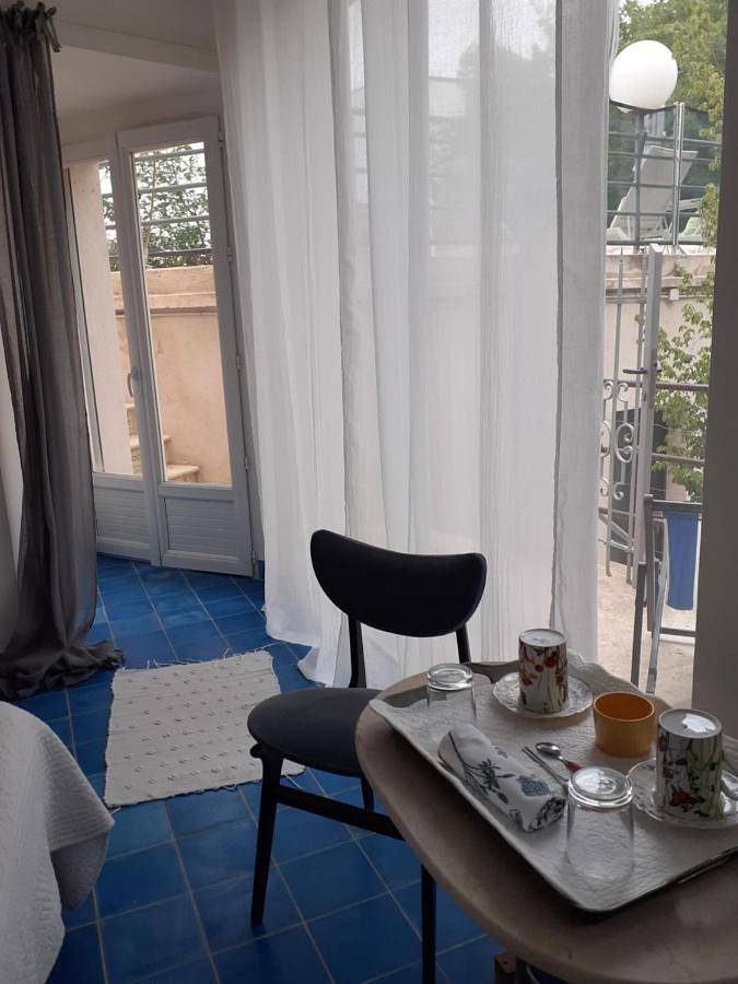 Gîte pour 2 personnes, avec piscine et vue ainsi que bassin pour enfant et jardin, adapté aux familles à Moustiers-Sainte-Marie - 4