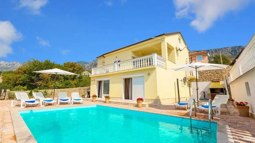 Ferienhaus für 10 Personen, mit Pool und Garten, mit Haustier