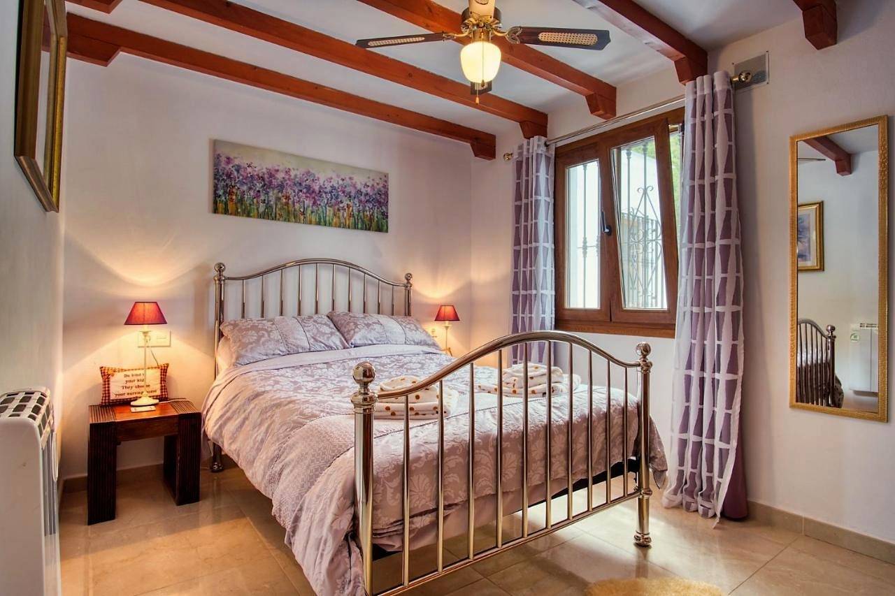 Family Room with Private Bathroom in Iznate, Costa del Sol