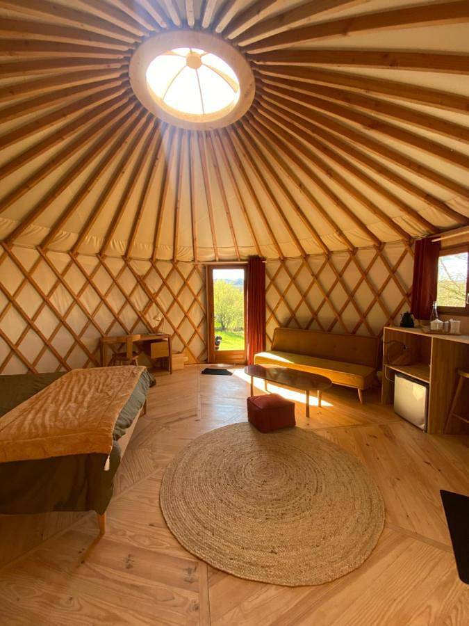 Tente pour 3 personnes, avec terrasse ainsi que jardin et vue en Haute-Loire - 3