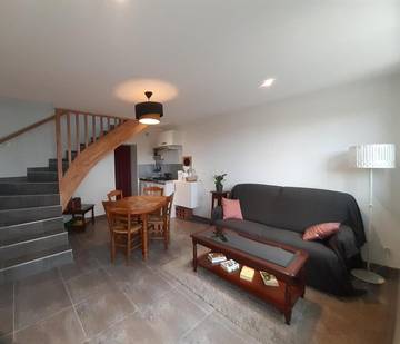 Gîte pour 4 personnes, avec jardin à Gelles