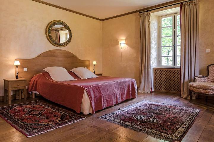 Location de vacances pour 16 personnes, avec jardin ainsi que terrasse et piscine, animaux acceptés à Sourzac - 4