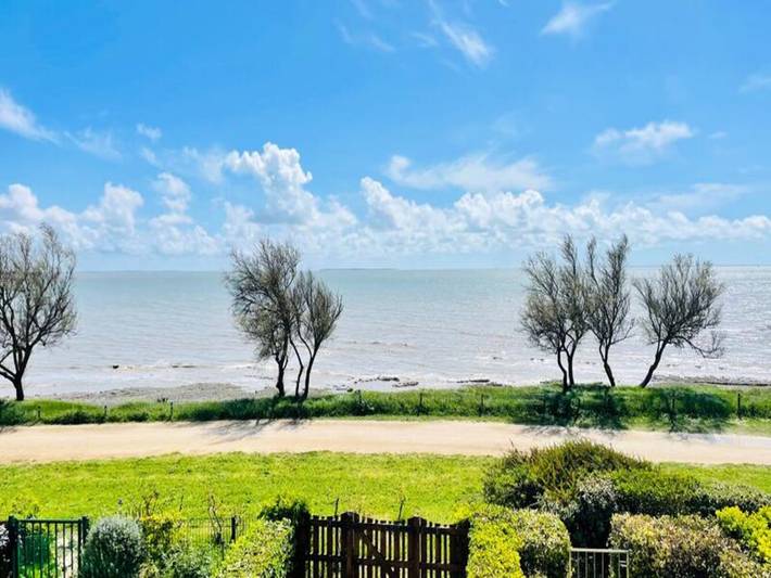 Location de vacances pour 4 personnes, avec terrasse, adapté aux familles à La Rochelle