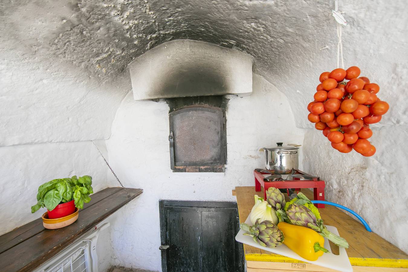 La Casa Sulla Roccia Trulli Pool in Monopoli, Provincia di Bari