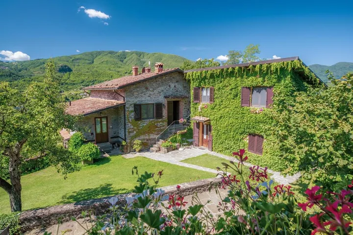 Casa de vacaciones para 3 personas, con piscina además de vistas y jardín - 1