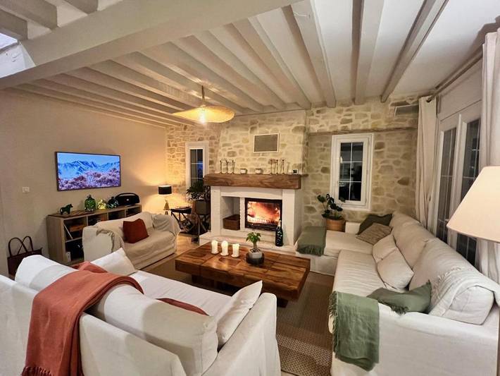 Location de vacances pour 15 personnes, avec Jacuzzi et Terrasse ainsi que Jardin et Piscine à Treuzy-Levelay