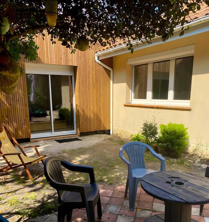 Location de vacances pour 8 personnes, avec jardin dans Hourtin Plage