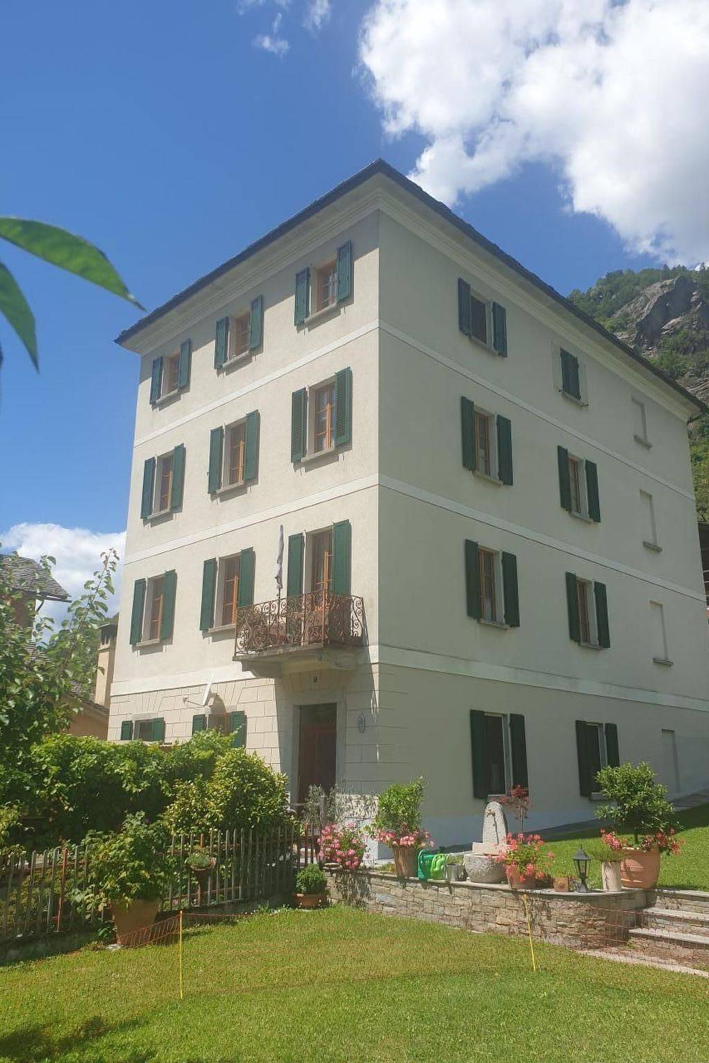 Ganze Wohnung, Geräumige Ferienwohnung in Castasegna, Bregaglia