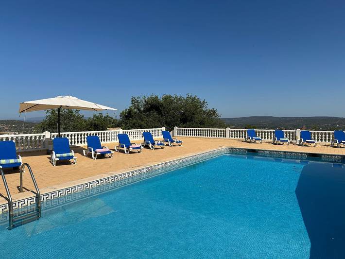 Vakantiehuis voor 10 personen, with terras and zwembad as well as tuin - 1