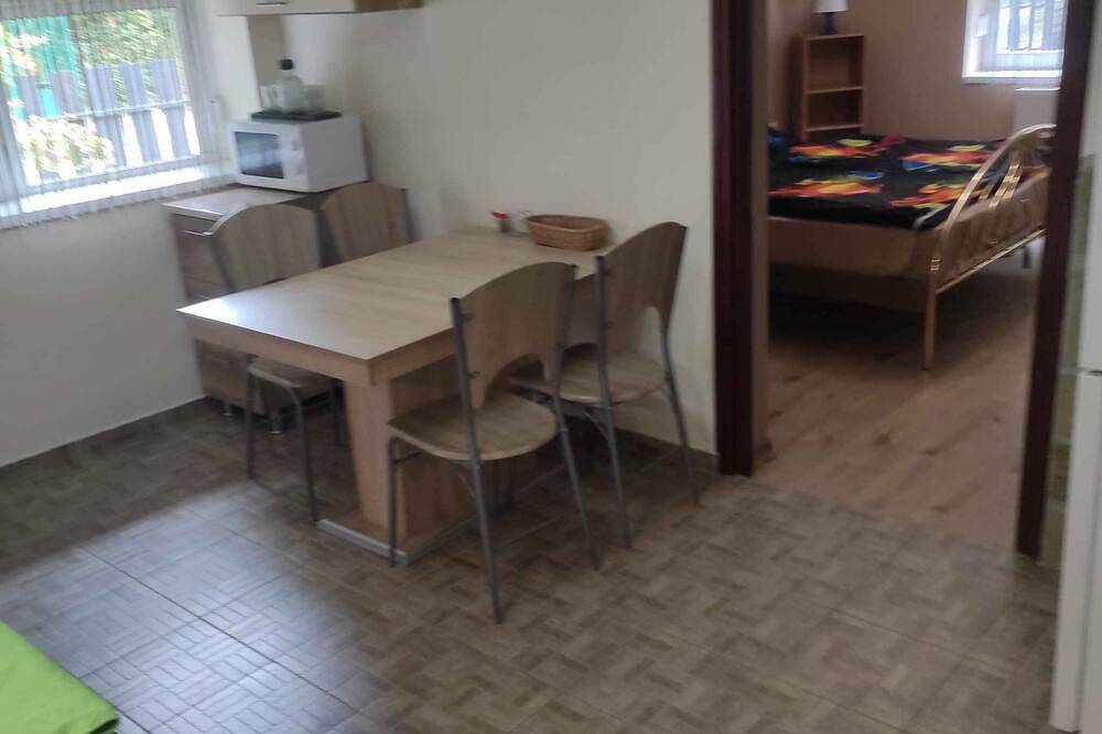 Ganze Wohnung, Ferienwohnung mit Pool, Klimaanlage und Waschmaschine in Siofok, Siófok und Umgebung