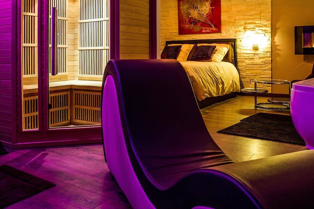 Entire apartment, Romantic Suite & Spa in Dijon, Dijon region