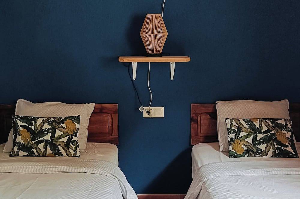 Peaceful mountain cottage with pool and amazing views close to the village in Fuentespalda, Teruel Region