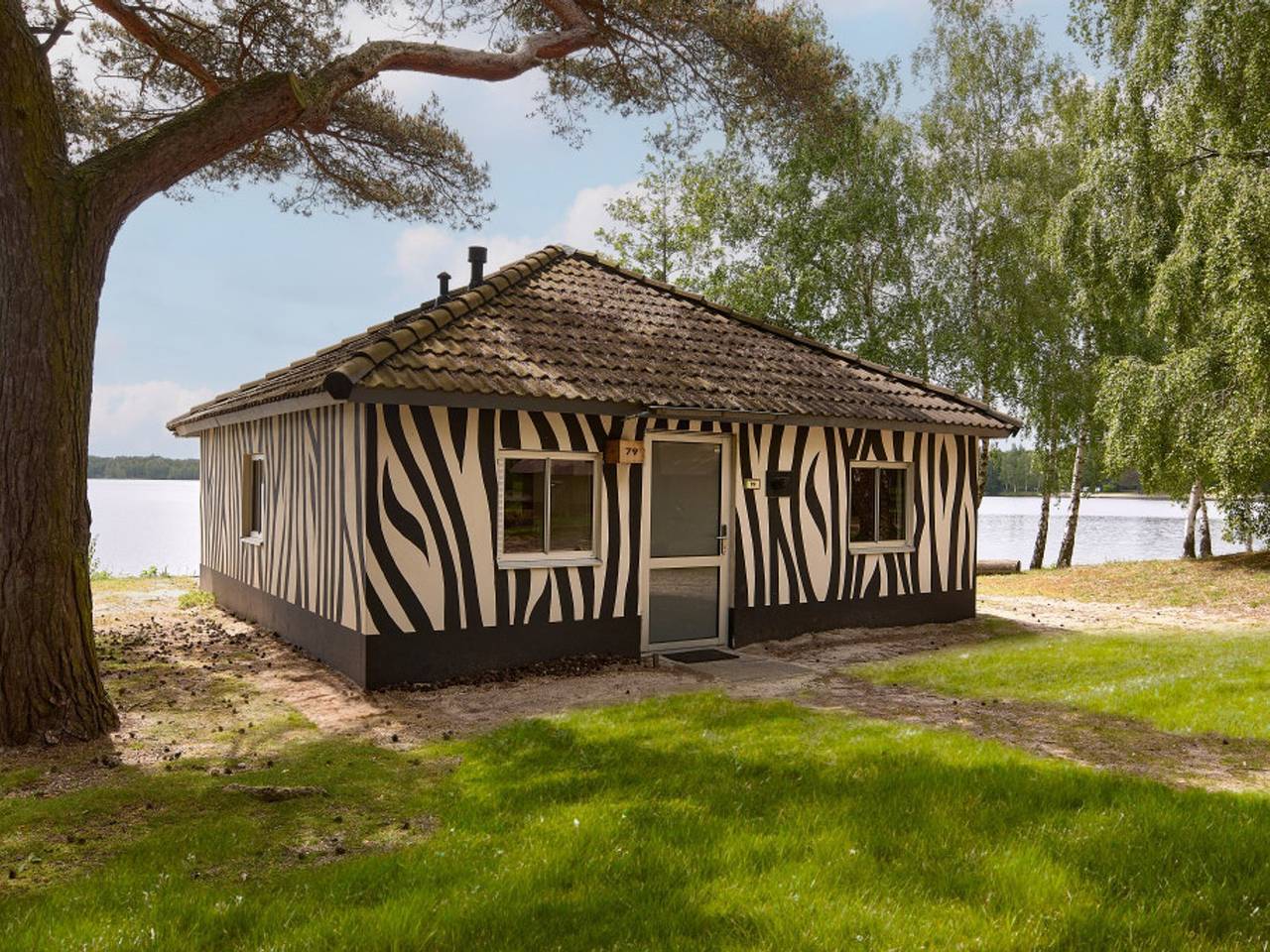 Lake Resort Beekse Bergen — Jungalow Zebra/Giraf in Hilvarenbeek, Noord-Brabant