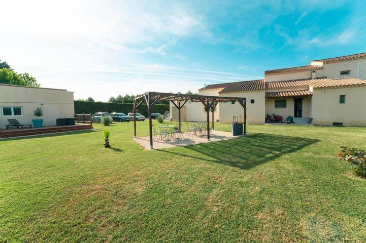 Maison d’hôte pour 2 personnes, avec jardin ainsi que vue et piscine à Pernes-les-Fontaines - 2