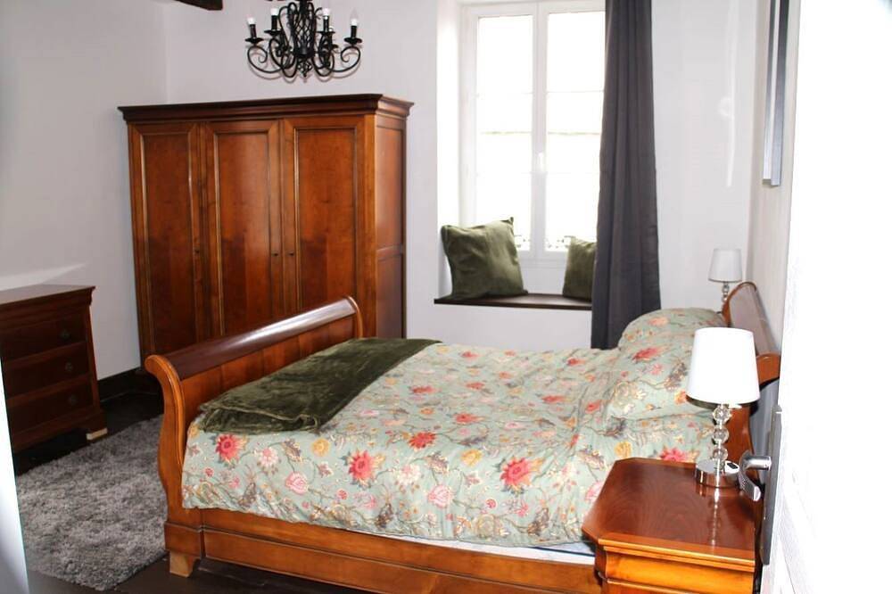 Villa Carre Sleeps4 end of terrace town house in Le Dorat, Bellac und Umgebung