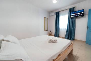 Apartment for 6 People in Firostefani, Thera, Photo 4