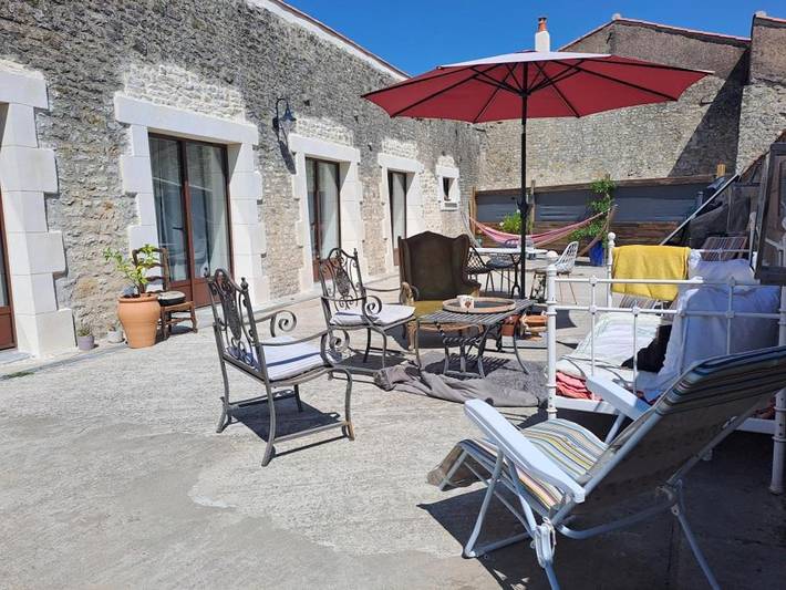 Chambre d’hôte pour 2 personnes, avec jardin à Saint-Jean-de-Beugné
