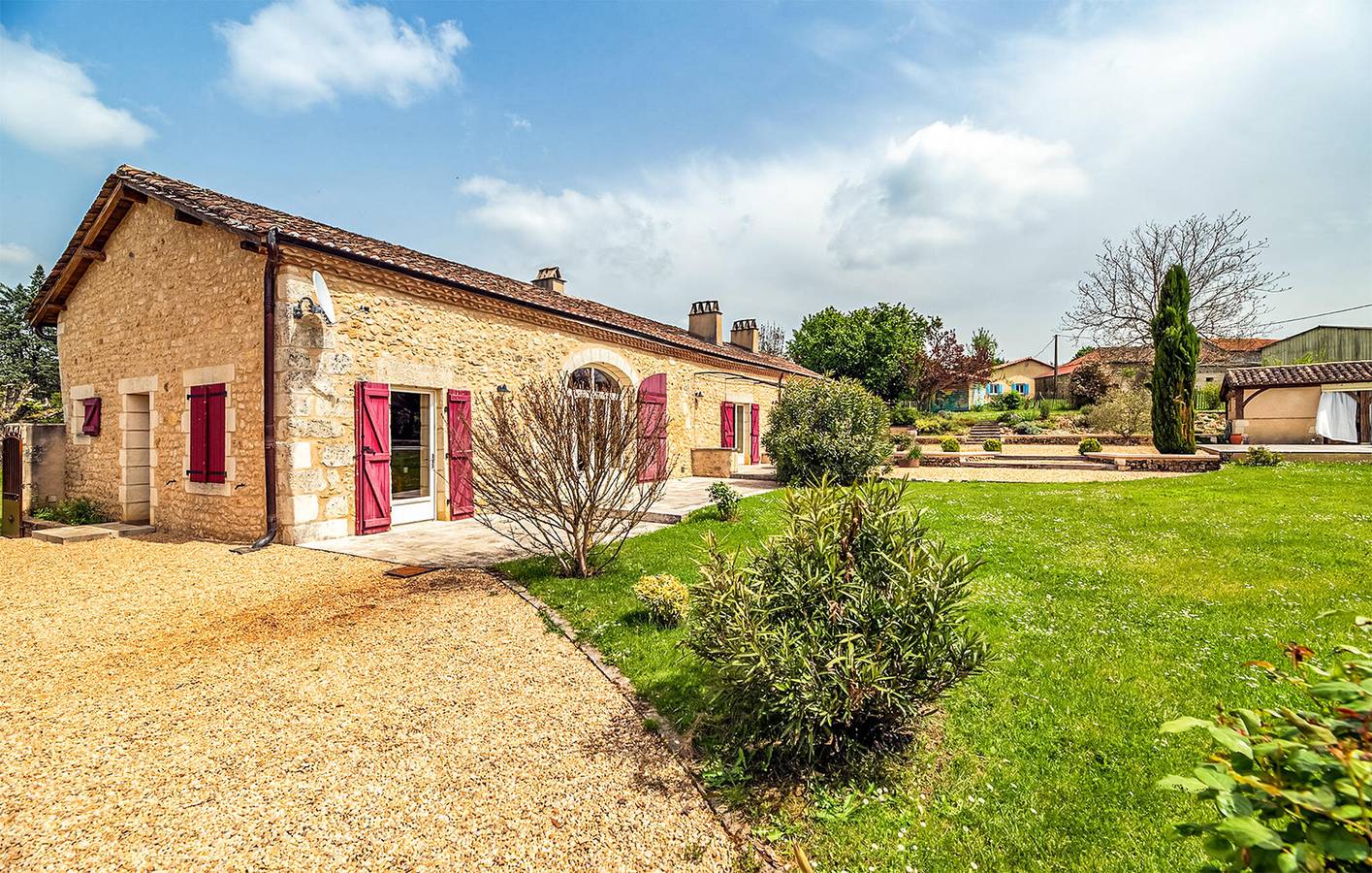 Charmant appartement de 28 m² avec piscine, Wi-Fi et jardin in Villamblard, Périgord Pourpre