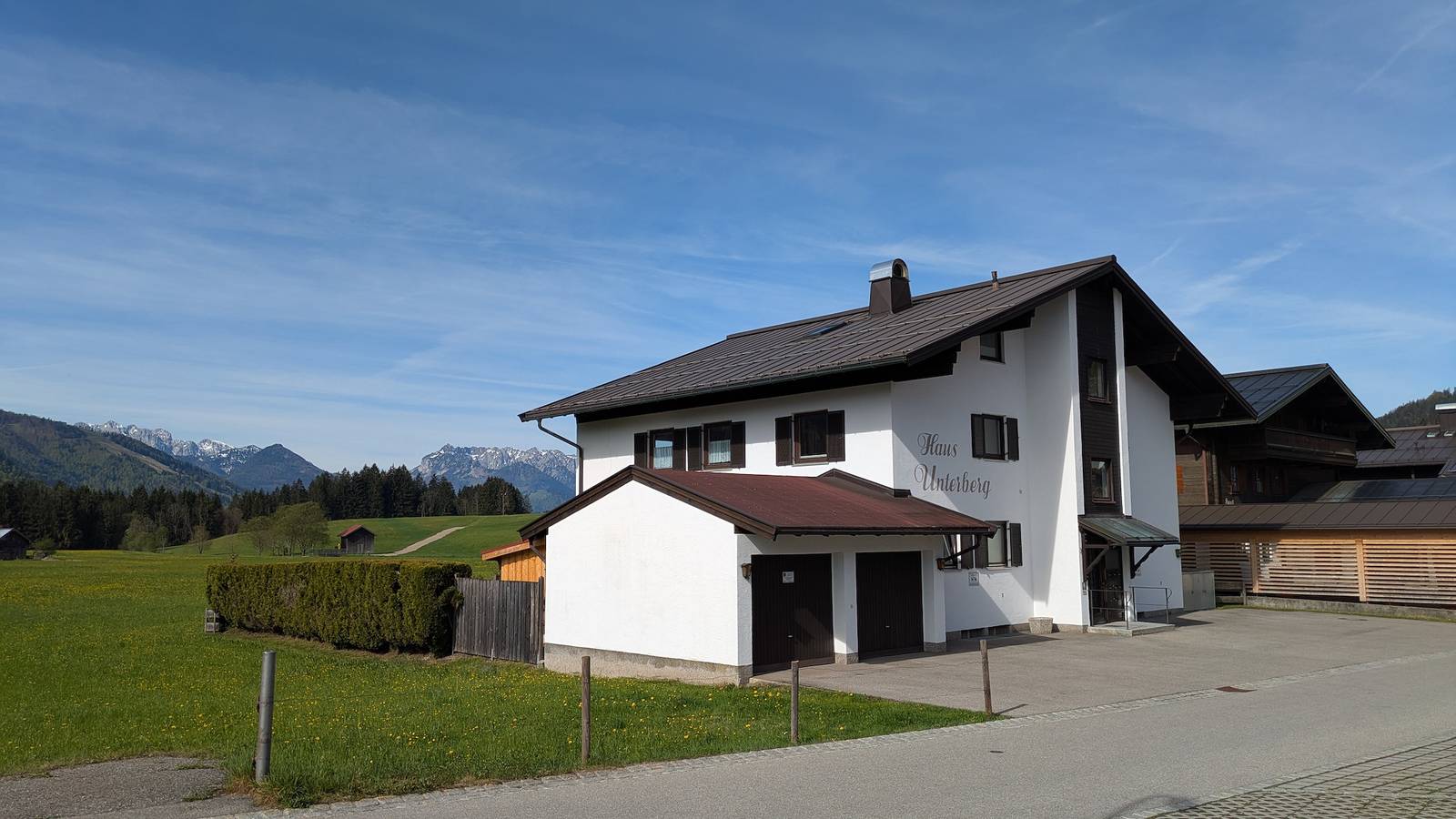 Ganze Ferienwohnung, Ferienwohnung Alpenpanorama - Fewo Alpenpanorama – stilvoll wohnen mit Bergblick mitten in Reit im Winkl in Reit im Winkl, Bayerische Alpen