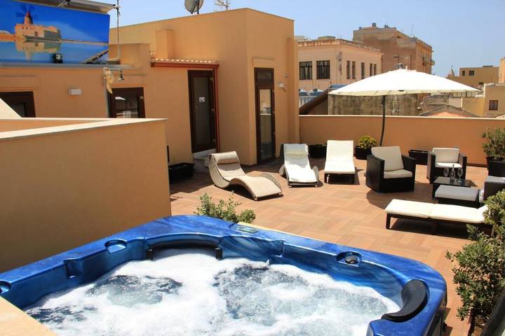 Ferienwohnung für 2 Personen, mit Whirlpool und Terrasse sowie Pool und Sauna