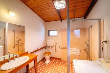 Cottage for 8 People in Halls Gap, Shire of Northern Grampians, Photo 3