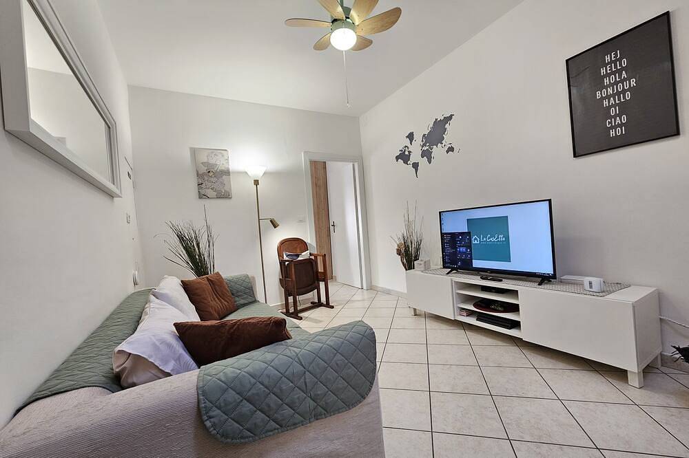 Ganze Wohnung, [La Casetta] Bilocale Centrale con Terrazza Parcheggio Gratuito Wifi Ps4 Minipc in Jesi, Ancona Provinz