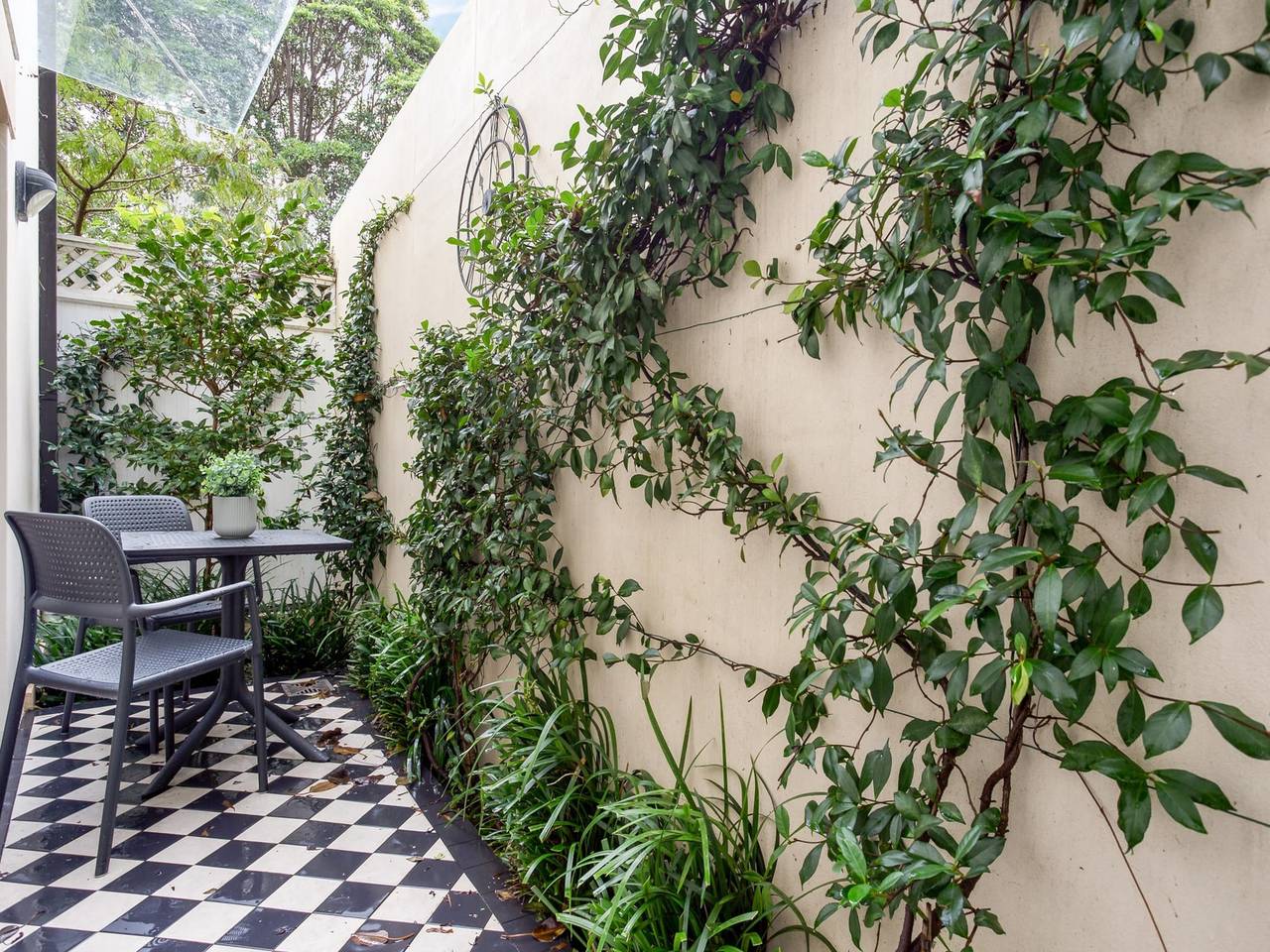 Entire studio, Cosy Inner West Studio with Courtyard in Sydney, New South Wales