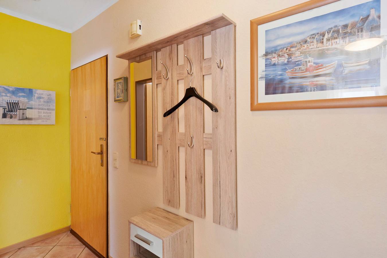 Ganze Wohnung, Apartment 'Fewo Haus Memmert Nr. 4' mit gemeinsamer Terrasse, Garten und Wlan in Westeraccumersiel, Dornum
