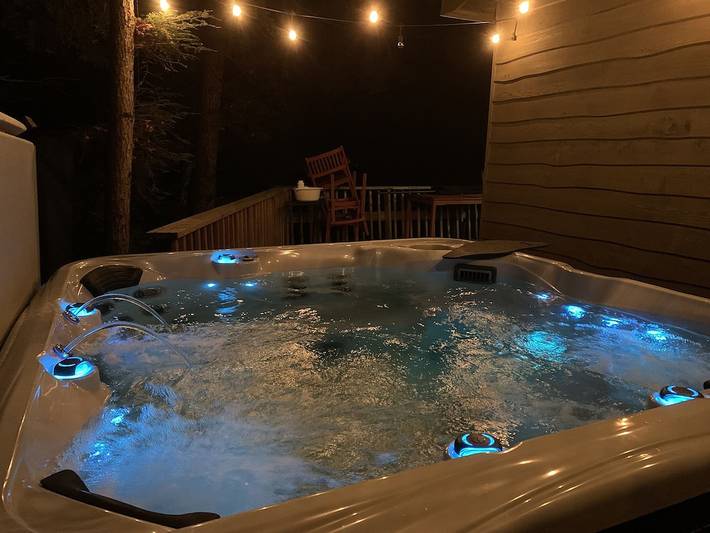 Cottage for 6 people, with hot tub and garden, with pets in Algonquin Provincial Park